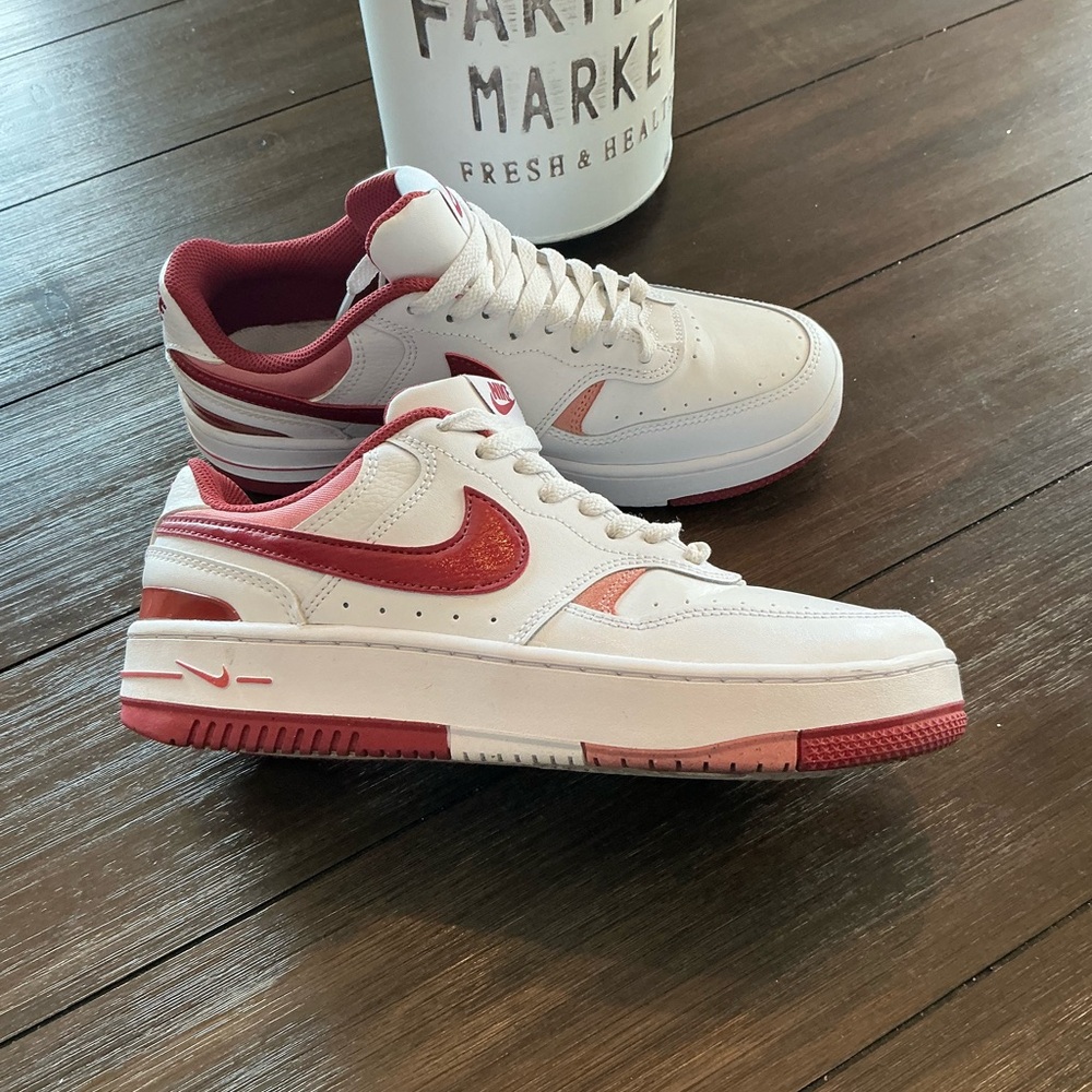 Nike White and Red Sneakers